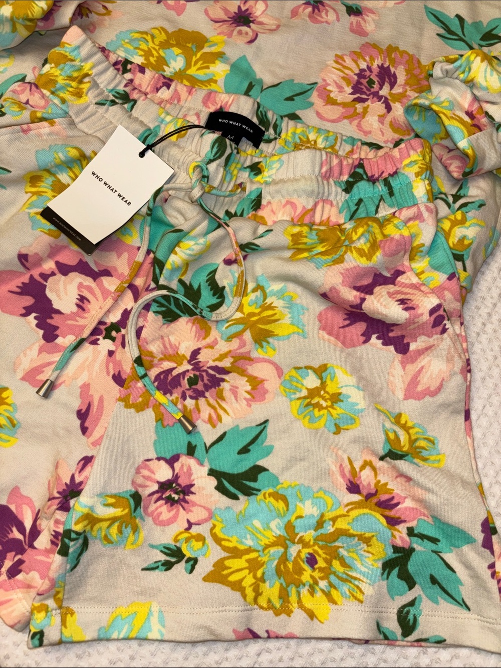 NEW Set! Who What Wear Garden Floral Sweatshirt L Elastic Waist Shorts M Lounge - Picture 13 of 15
